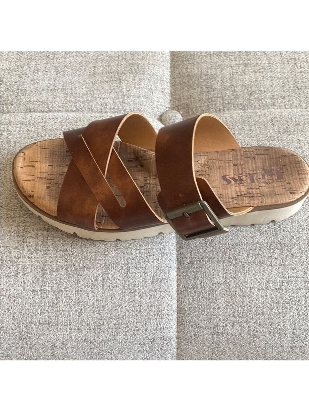 Korks Metallic Brown Crisscross Sandals Women’s Size 6 Comfort Slip-On - Picture 2 of 10